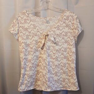 NEW womens M V-neck chevron print blouse Mauve White short sleeve Super soft top